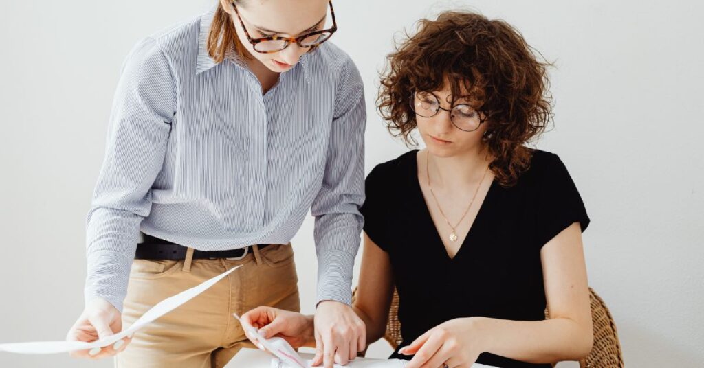 advisor helping client choose health insurance